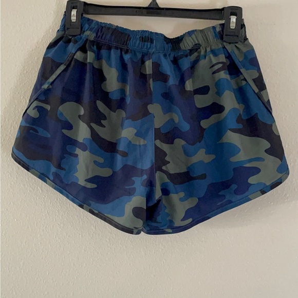 New Balance Blue and Green Athletic Shorts Lightweight Moisture-Wicking - Picture 5 of 7